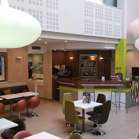 Hotel Ibis Styles Bordeaux Aeroport 3*