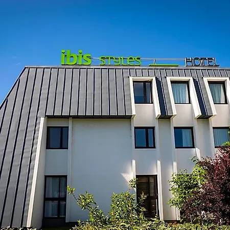 Hotel Ibis Styles Bordeaux Aeroport 3*